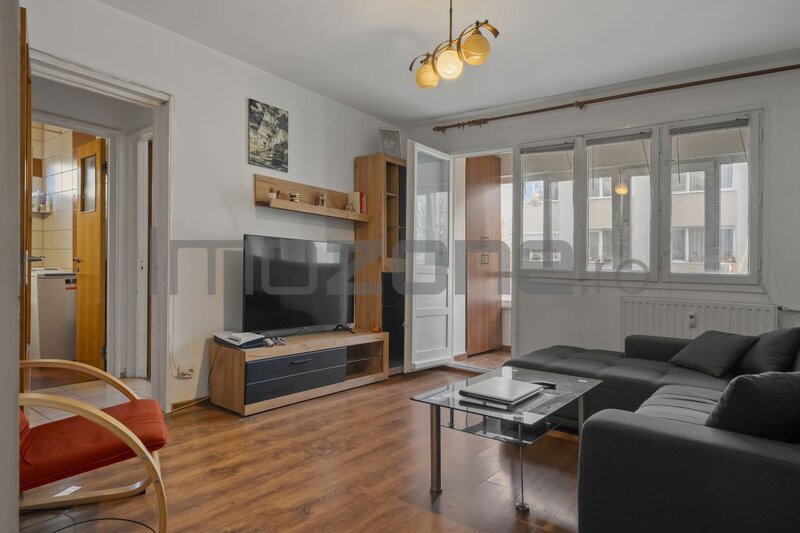 Metrou Favorit, comision 0%, 2 camere, circular, 3/10, bloc z, zona foarte verde,