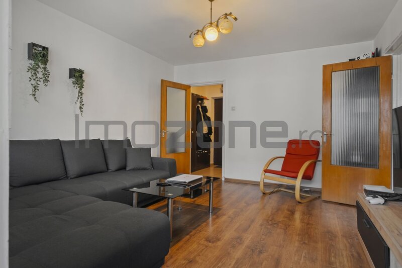 Metrou Favorit, comision 0%, 2 camere, circular, 3/10, bloc z, zona foarte verde,