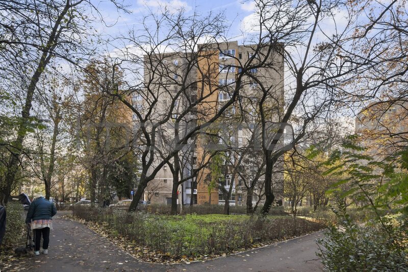 Metrou Favorit, comision 0%, 2 camere, circular, 3/10, bloc z, zona foarte verde,